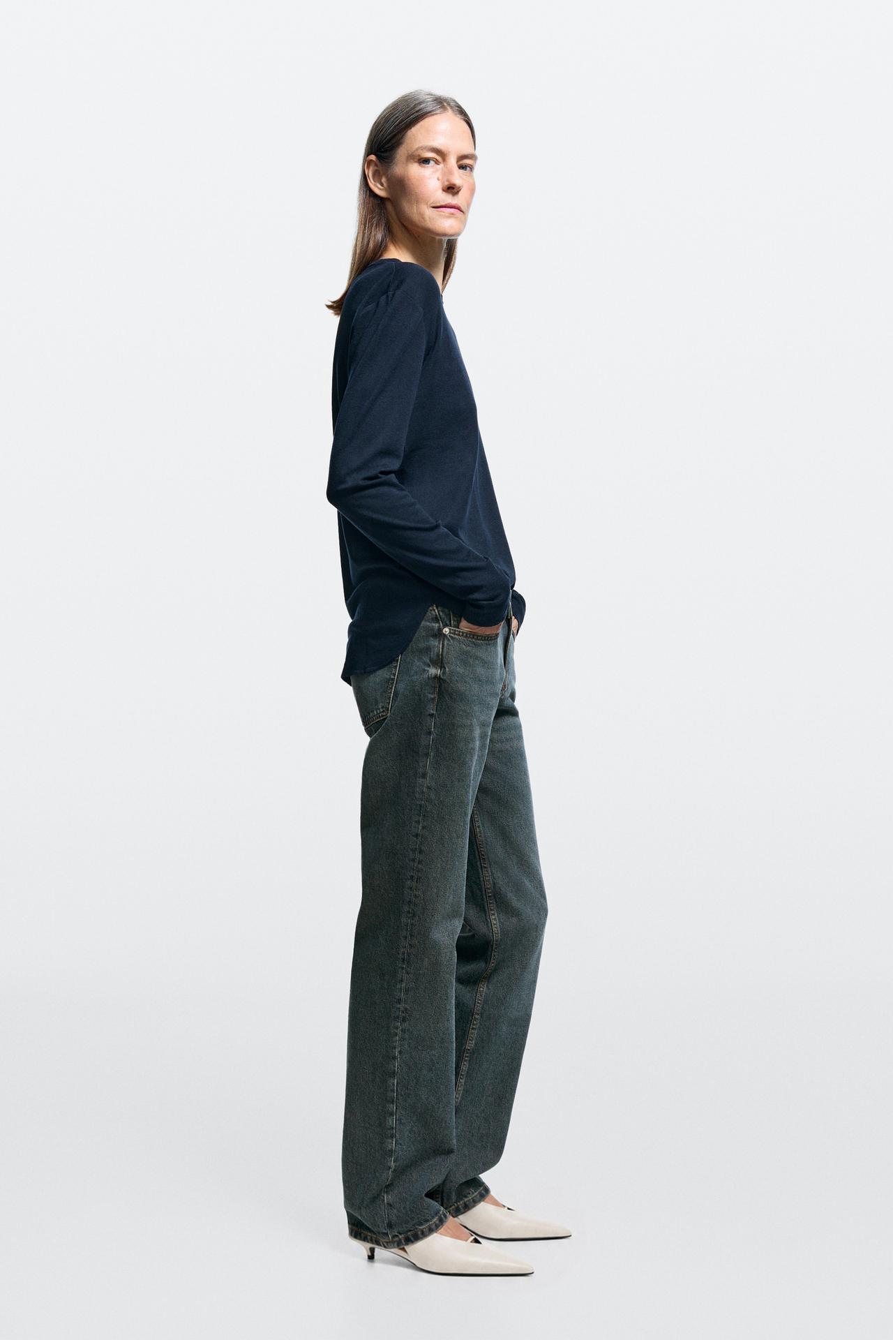 Low-rise straight-leg jeans — 470
