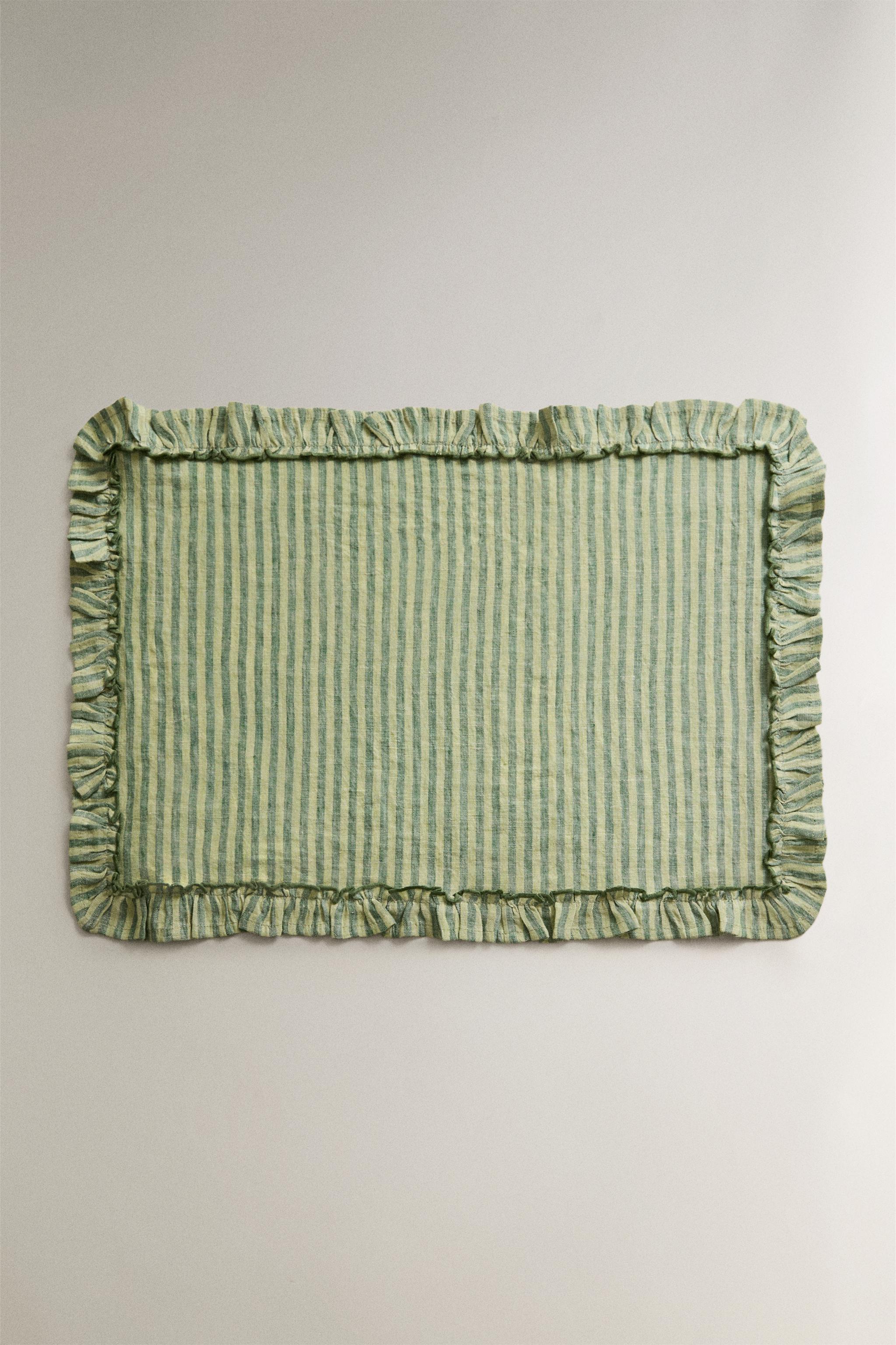 LINEN PLACEMAT WITH RUFFLES — Green (alternate view)