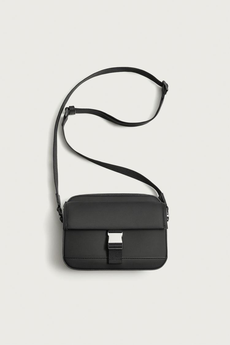 Bolsa cruzada de caucho con hebilla 3