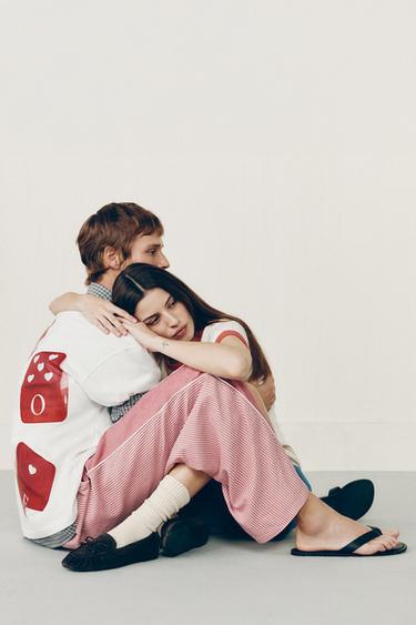 تيشرت بطبعة نرد - أبيض الخاص بـ Zara