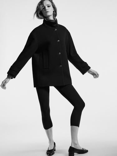 Manteau boutonné à col montant en laine mélangée - Noir de Zara