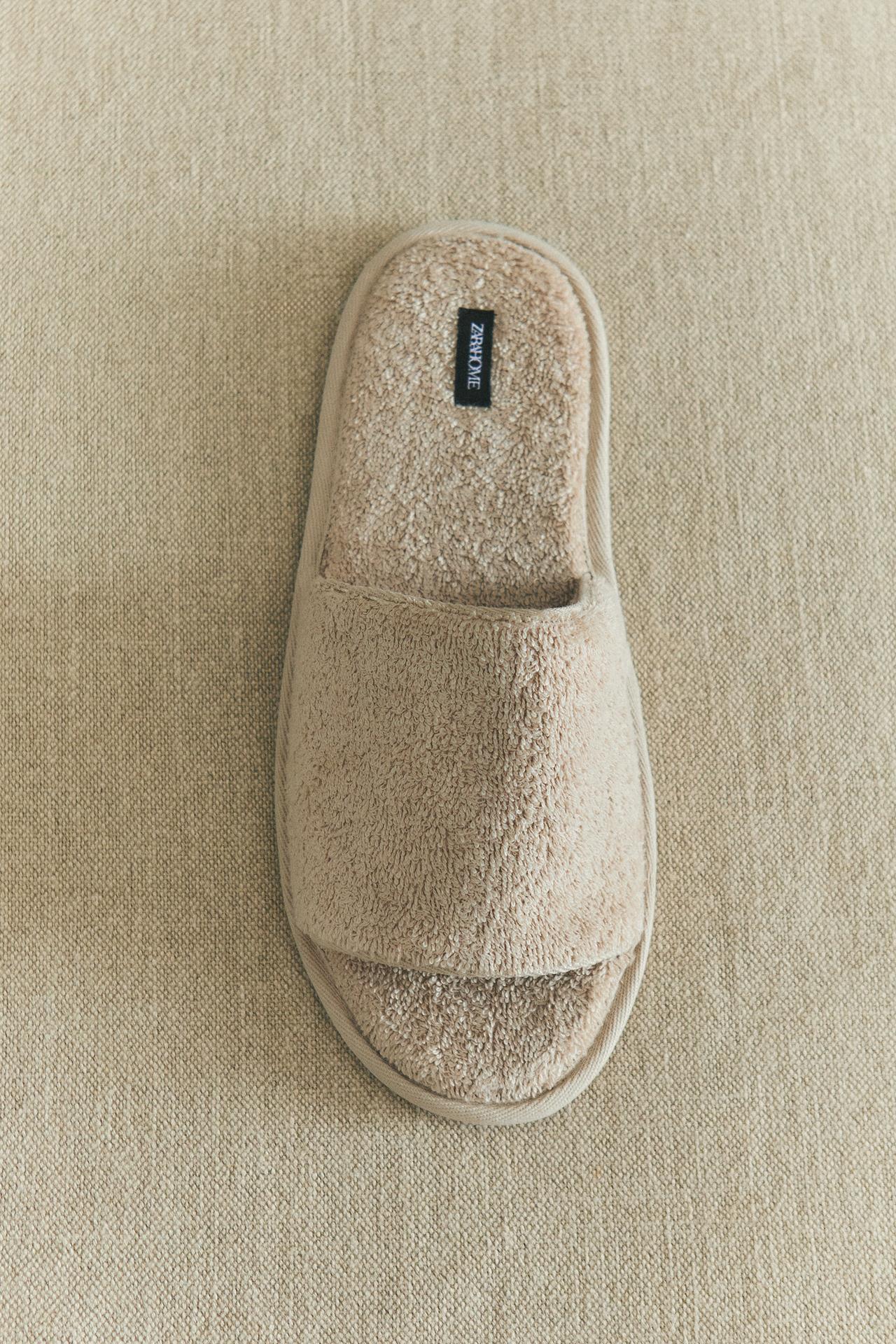 OPEN TERRY BATHROOM SLIPPERS — Beige