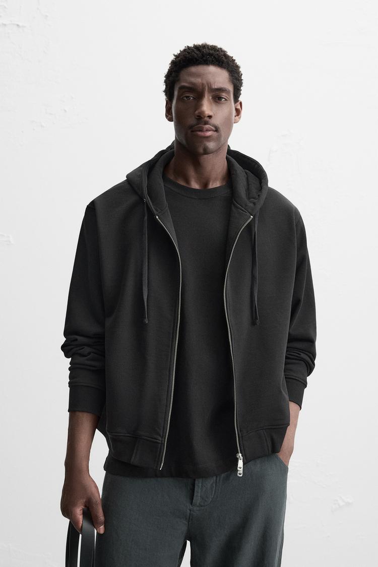 BASIC ZIP-UP HOODIE