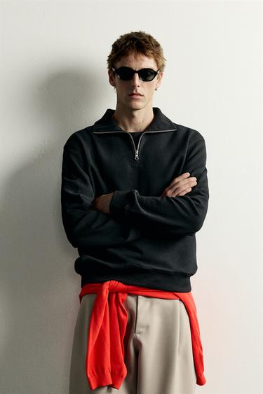BASIC QUARTER-ZIP SWEATSHIRT - Black by Zara