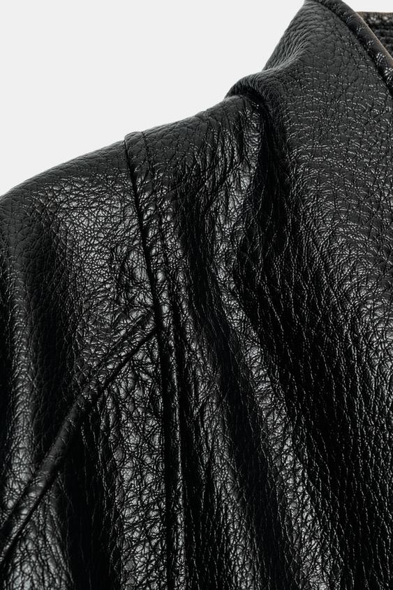 BLOUSON EN MATIÈRE SYNTHÉTIQUE AVEC CEINTURE ZW COLLECTION - Marron foncé de Zara - Image 8