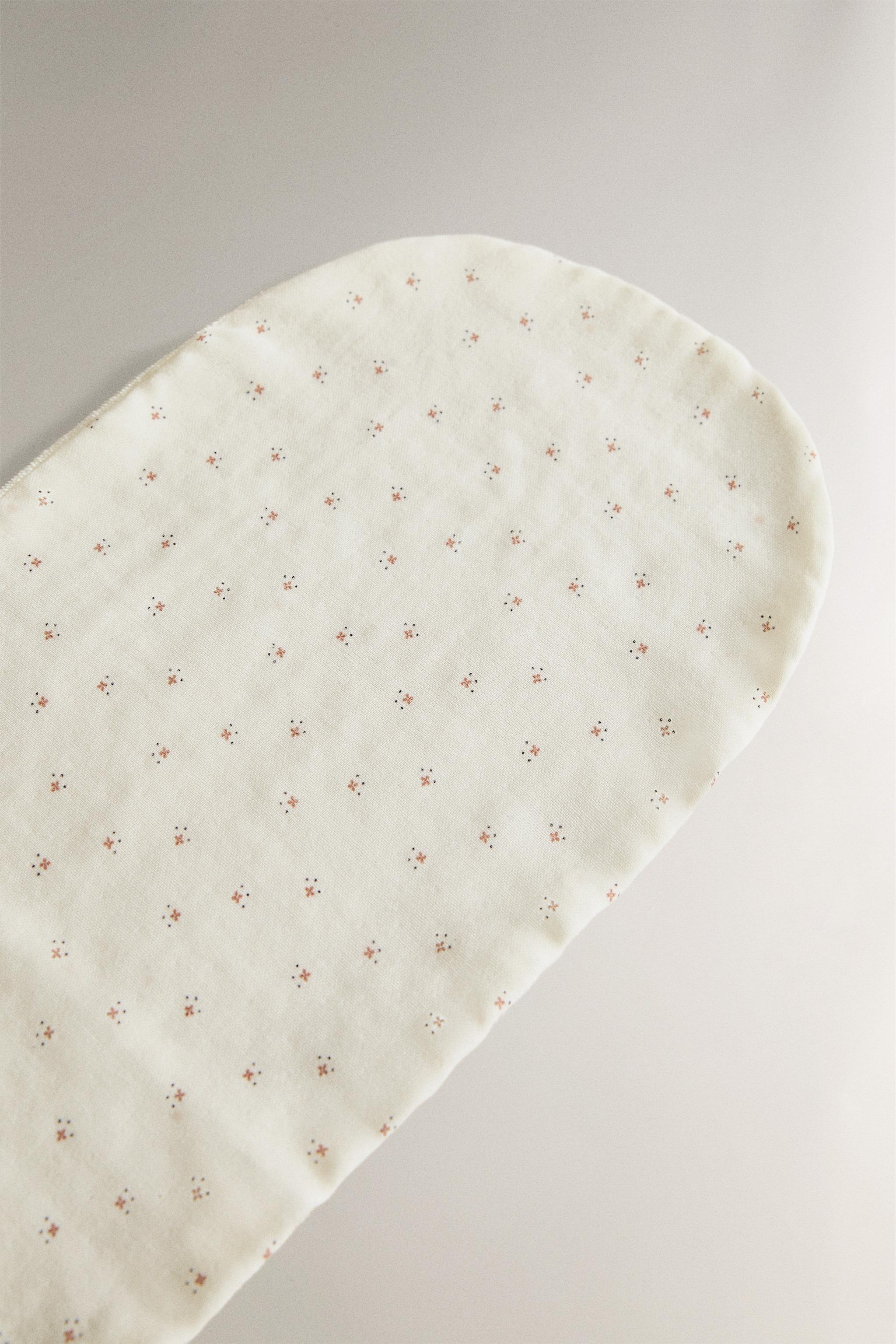 KIDS' SHOULDER BIB WITH FLORAL DESIGN