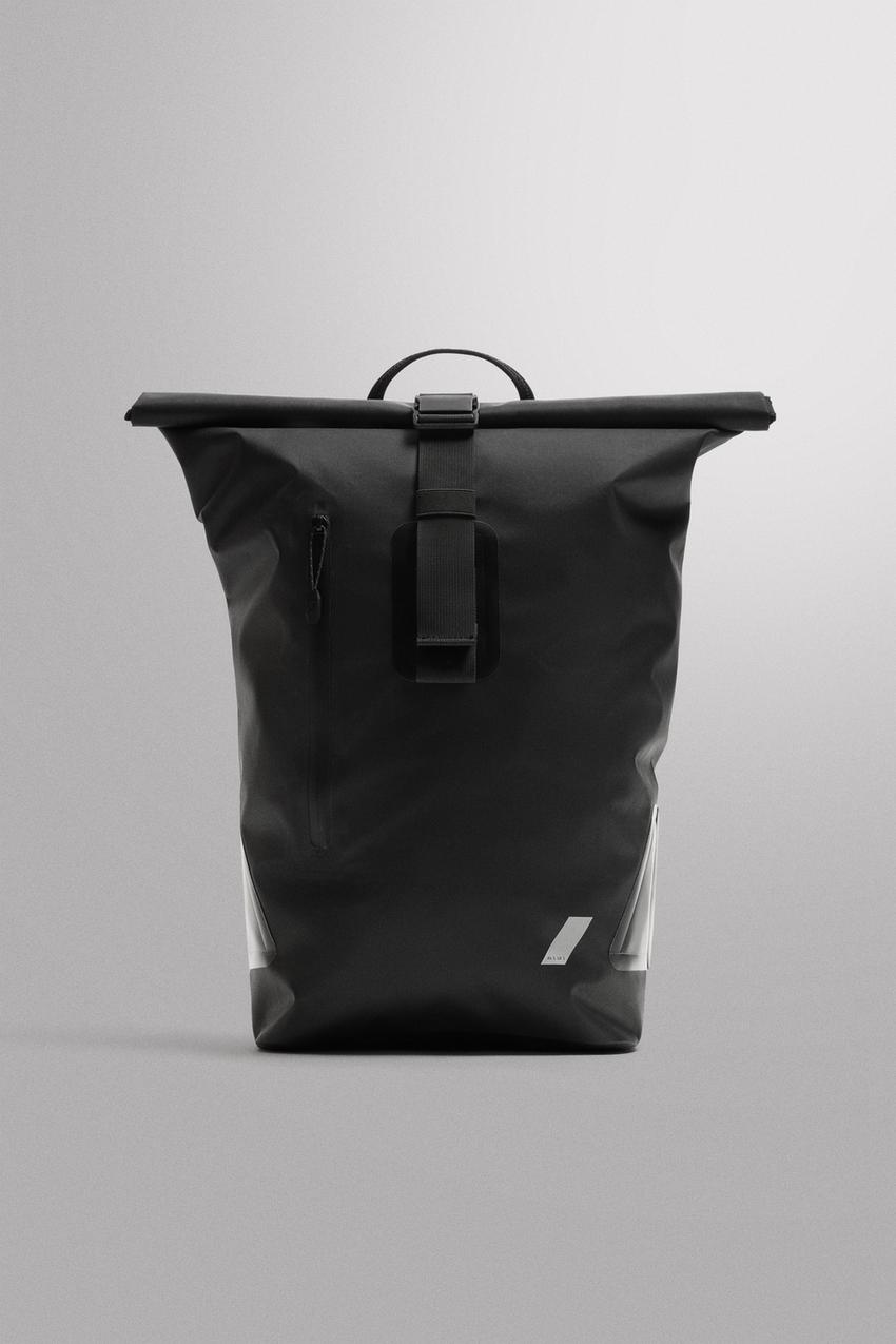 TECHNICAL FLAP BACKPACK
