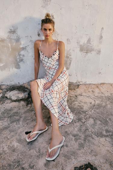 ROBE MI-LONGUE À CARREAUX ET LIN - Multicolore de Zara - Image 8