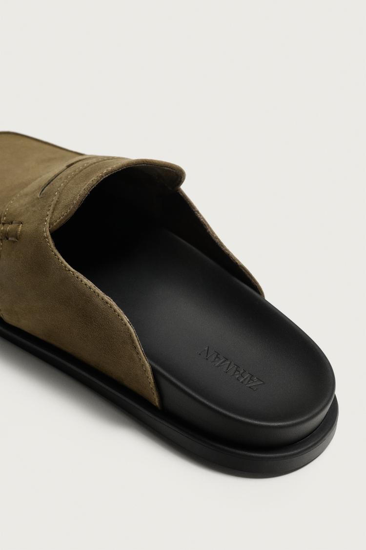 Mocasines tipo clog de cuero 6