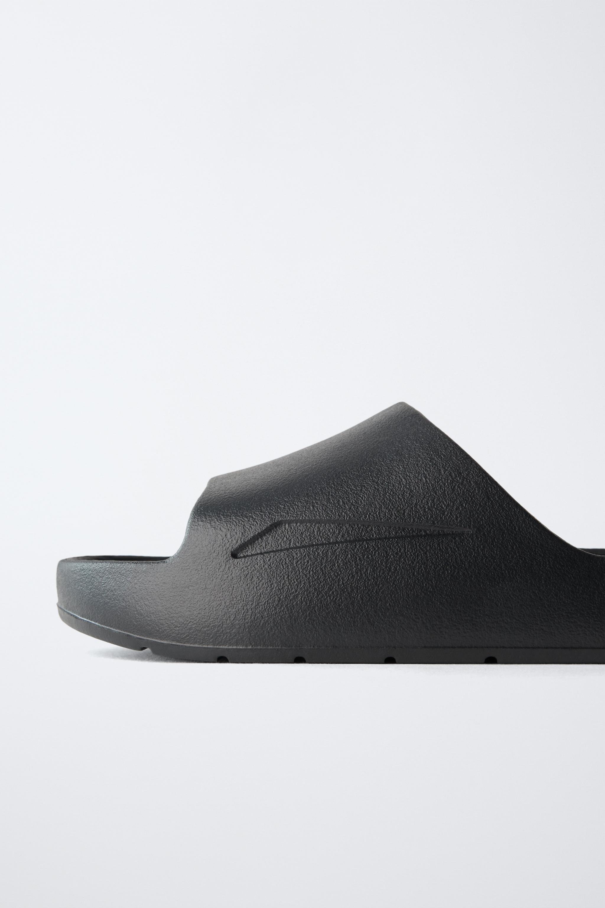 SLIDE SANDALS