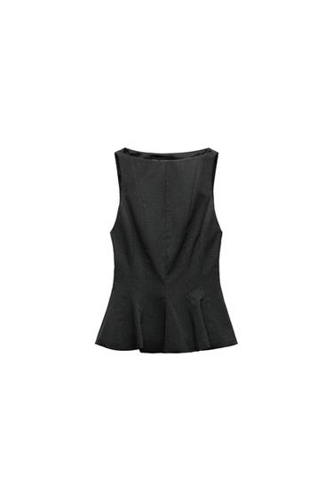 FITTED RUFFLE TOP