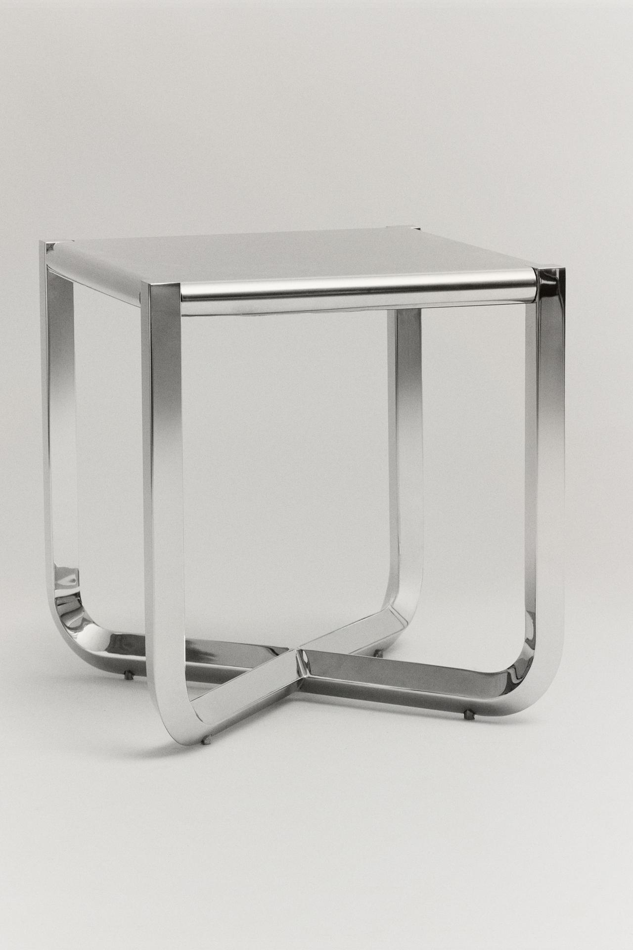 THE VANESIO STOOL — Steel