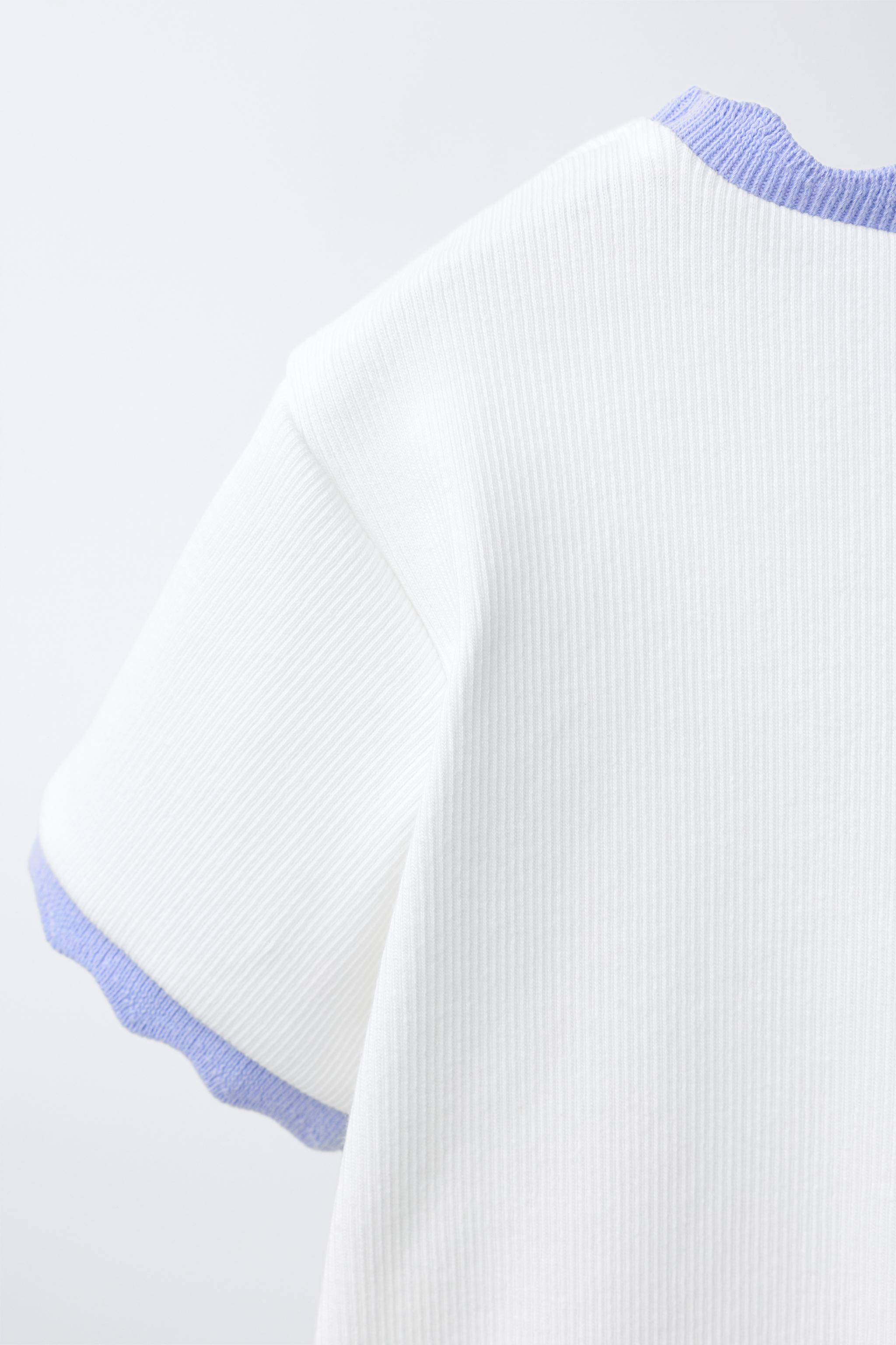 T-SHIRT CÔTELÉ BRODERIE LISERÉS CONTRASTÉS