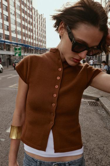 TOP EN MAILLE À BOUTONS - Marron de Zara - Image 3