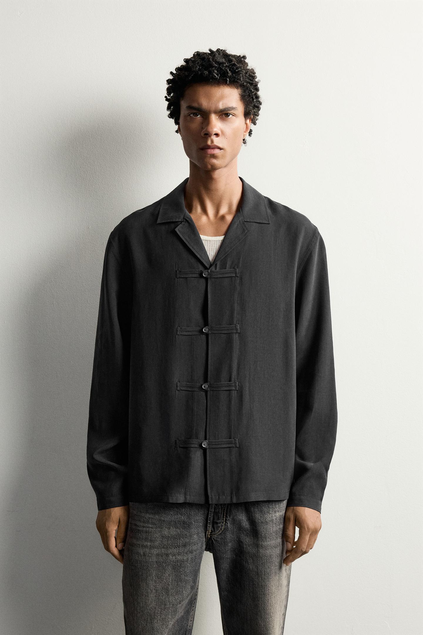 Мужская рубашка Zara Fluid Fabric Shirt with Frog Fastening, цвет: Чёрный — фото 2