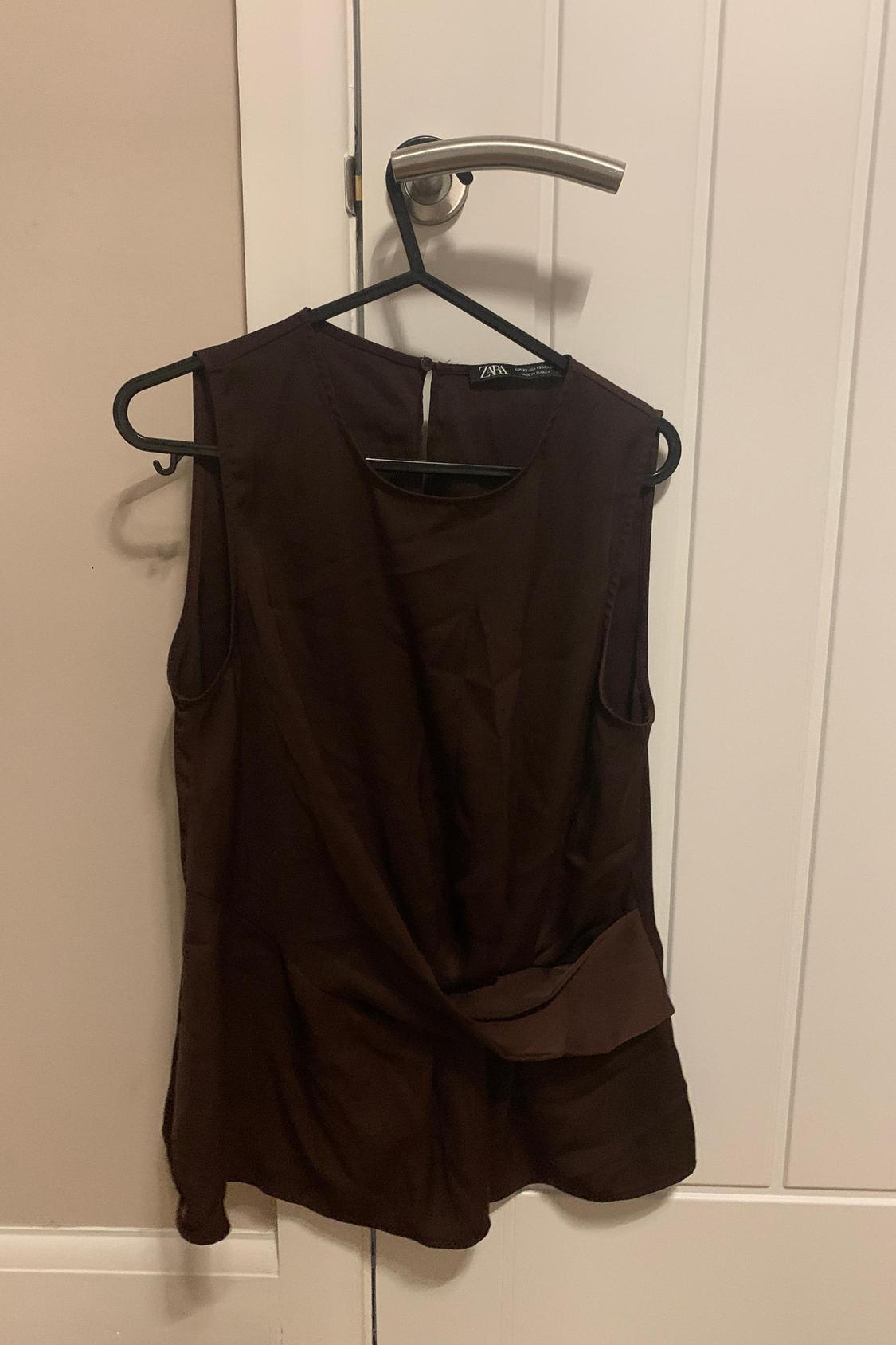DRAPED TOP