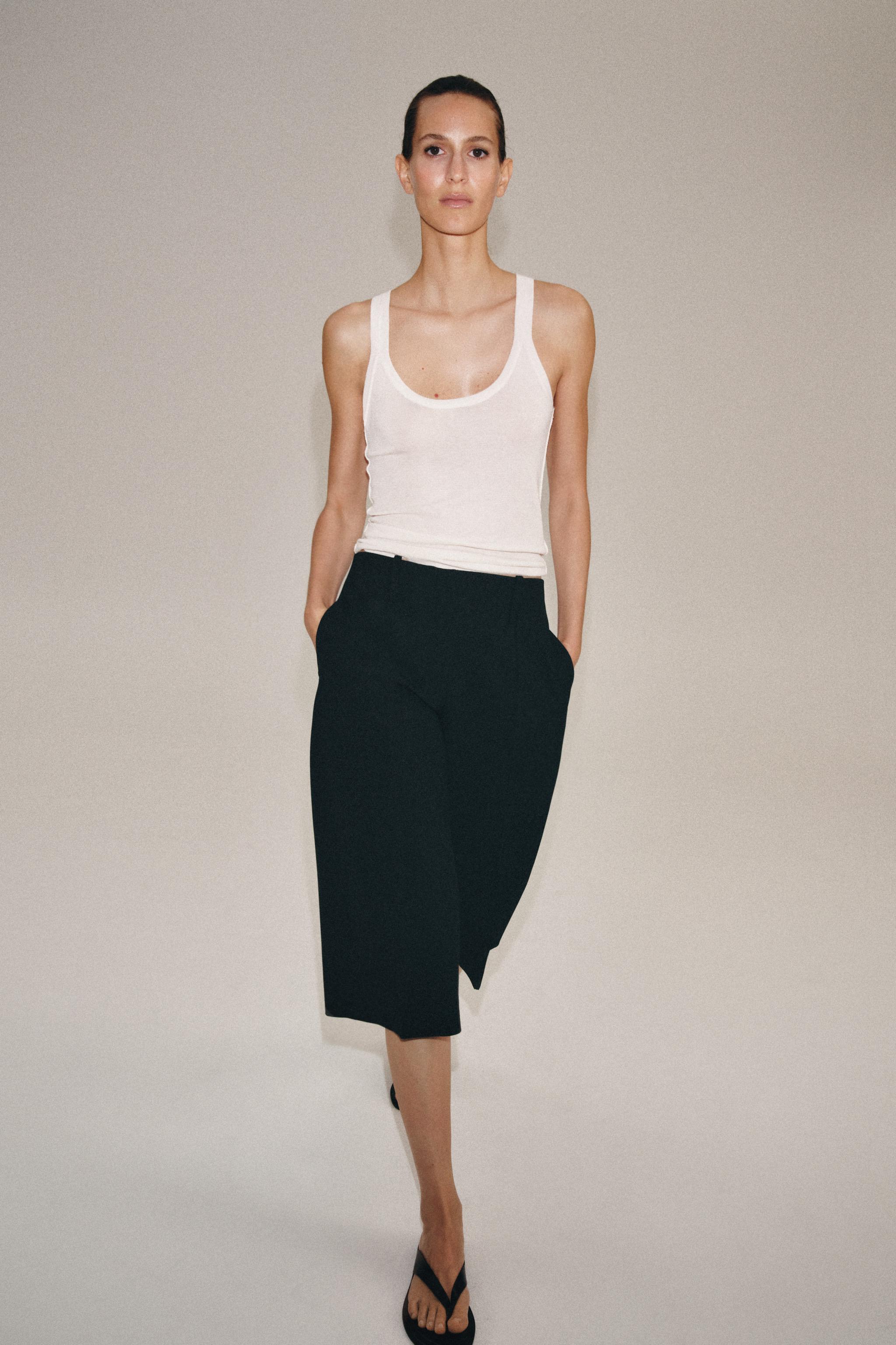 ZW COLLECTION STRAIGHT DARTED BERMUDA SHORTS — Black