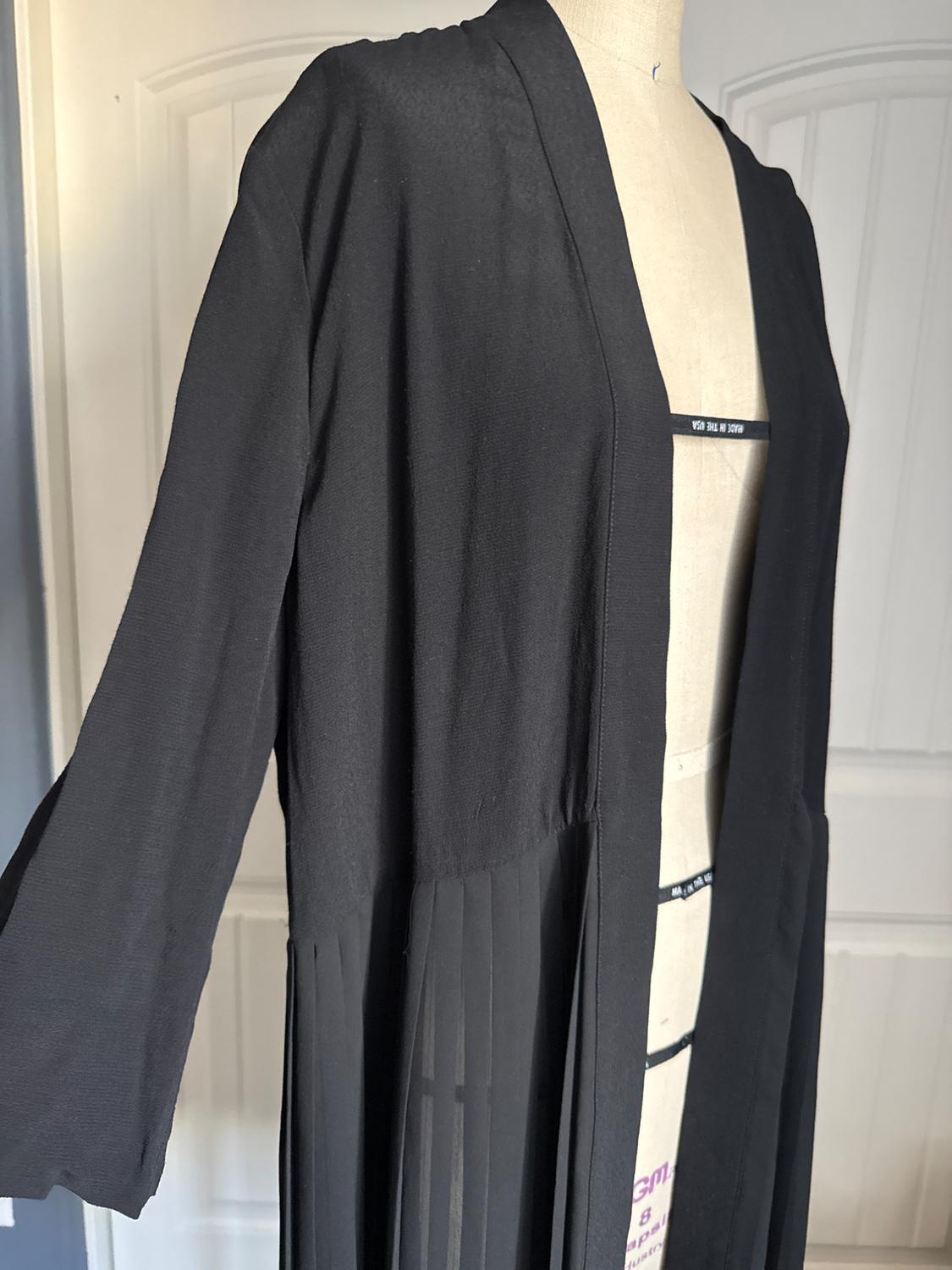 BLACK PLEATED KIMONO - Image 3