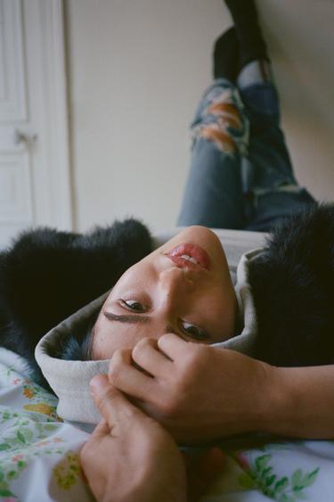 JEAN TRF DROIT DÉCHIRÉ TAILLE MOYENNE - Indigo de Zara