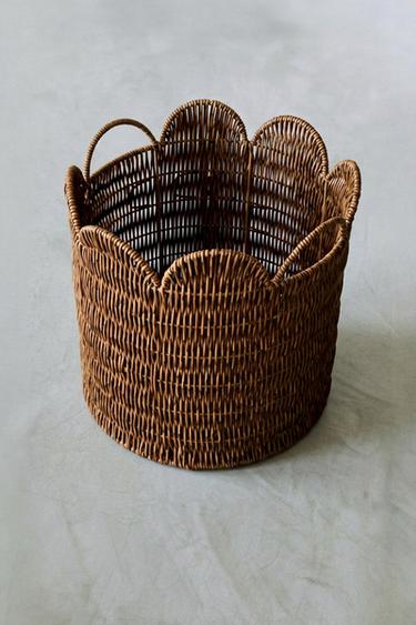 Zara RECYCLED PLASTIC WAVY ROUND BASKET - Brown