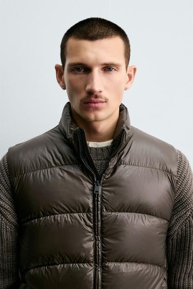 80% DOWN - 20% FEATHER WATER-REPELLENT GILET - Chocolate by Zara