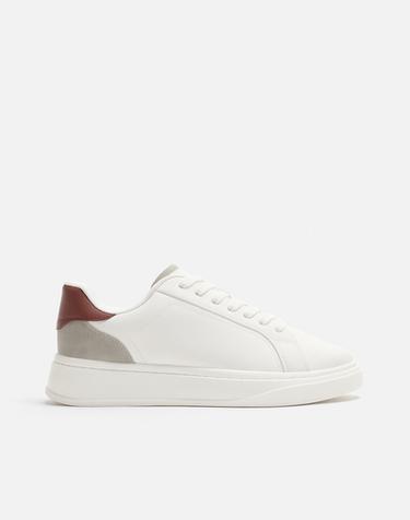 ZAPATILLA DETALLE TALÓN - Rojo Burdeos de Zara