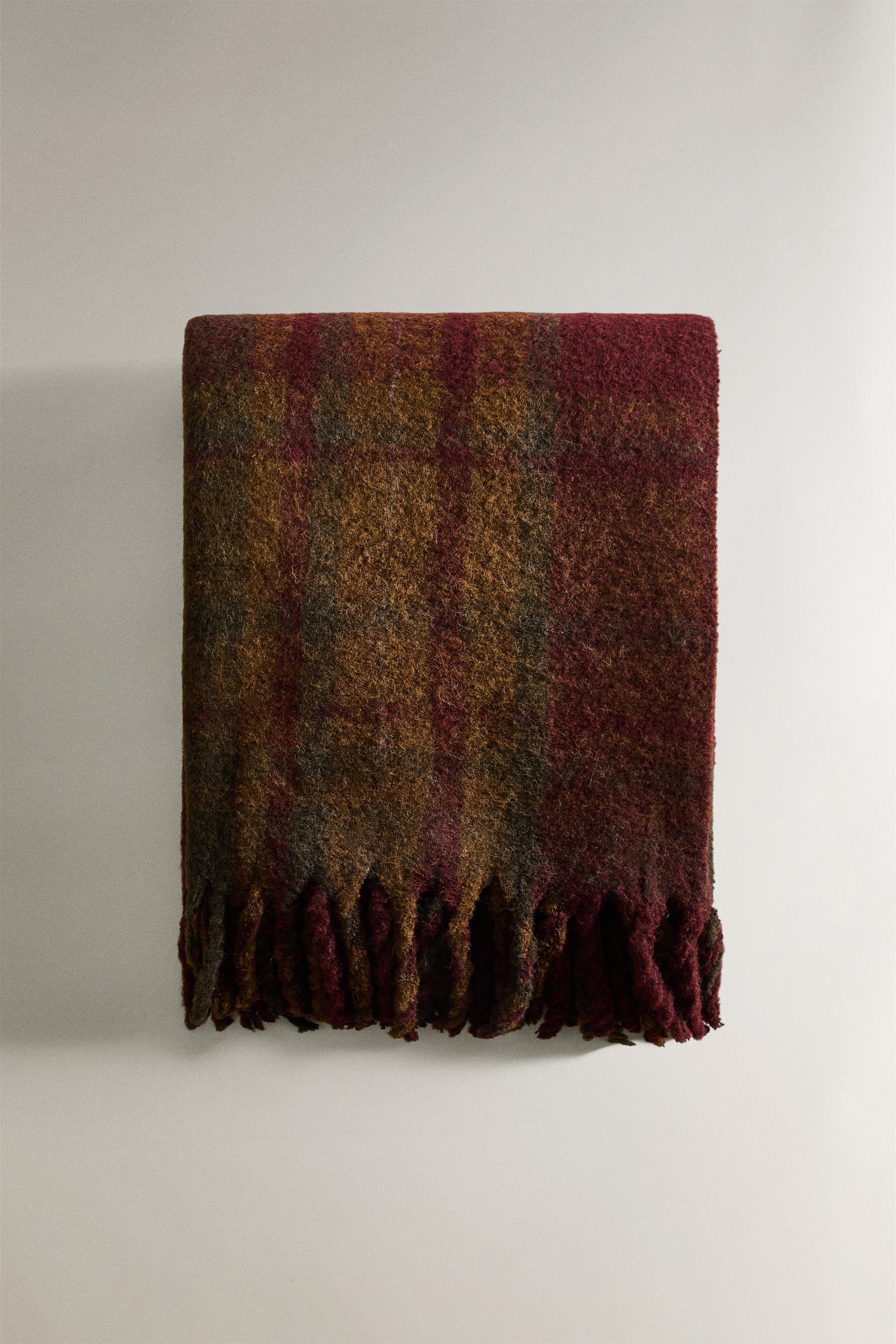SOFT CHECK BLANKET WITH FRINGING