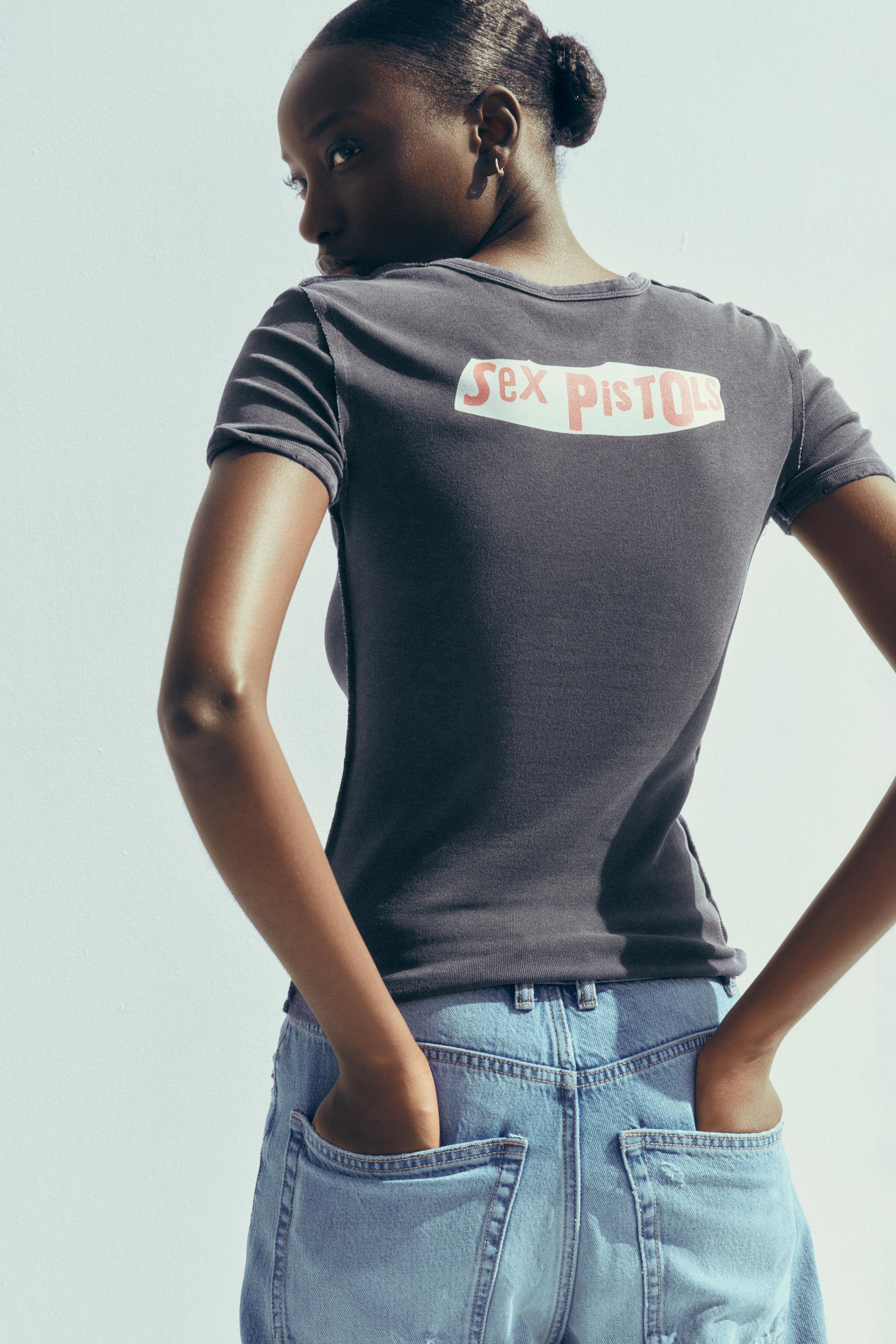 ウォッシュ加工Tシャツ ©SEX PISTOLS - カーボングレー | ZARA