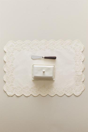 SET DE TABLE BRODÉ DENTELLE - Blanc de Zara - Image 5