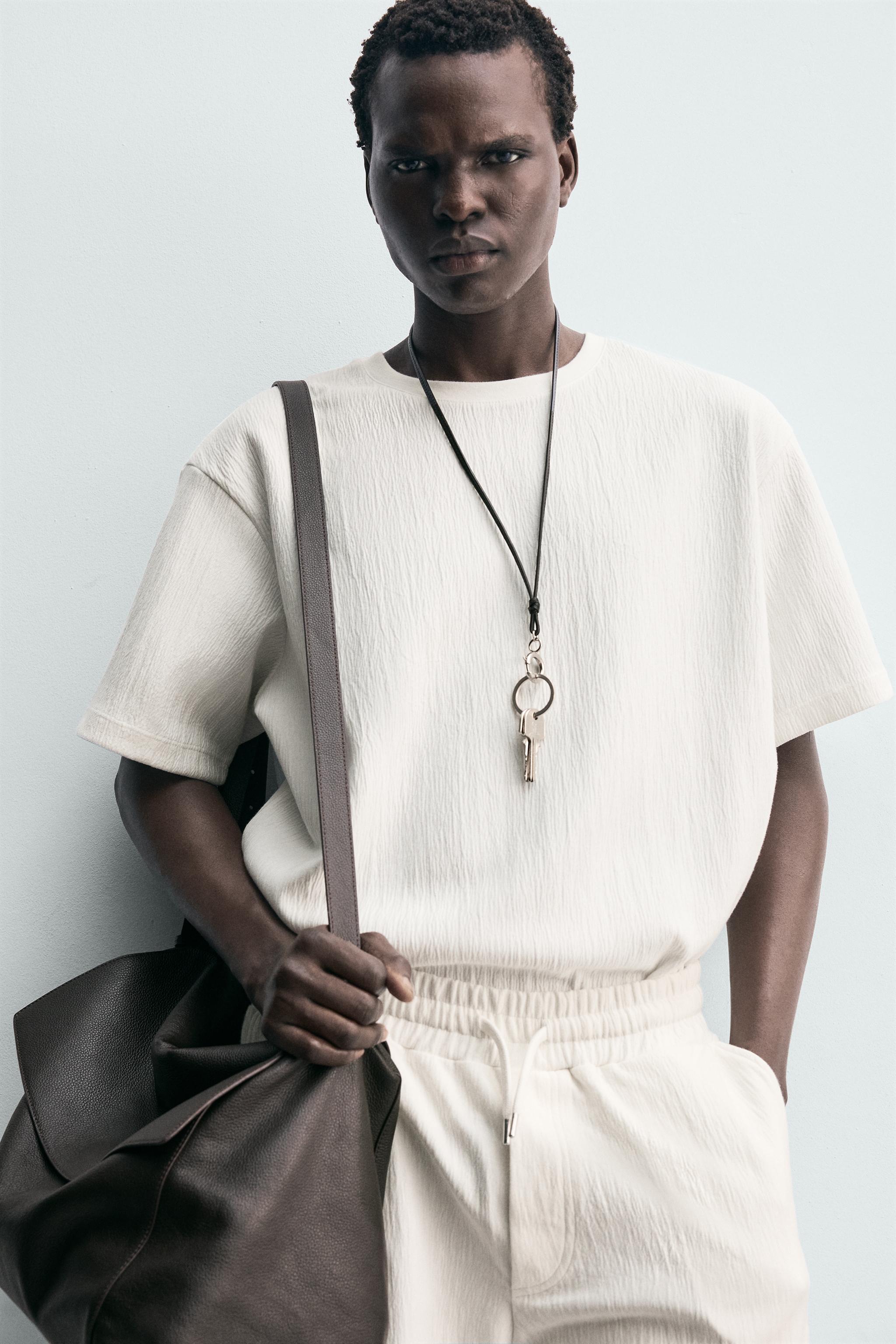 T-SHIRT STRUCTURÉ RELAXED FIT