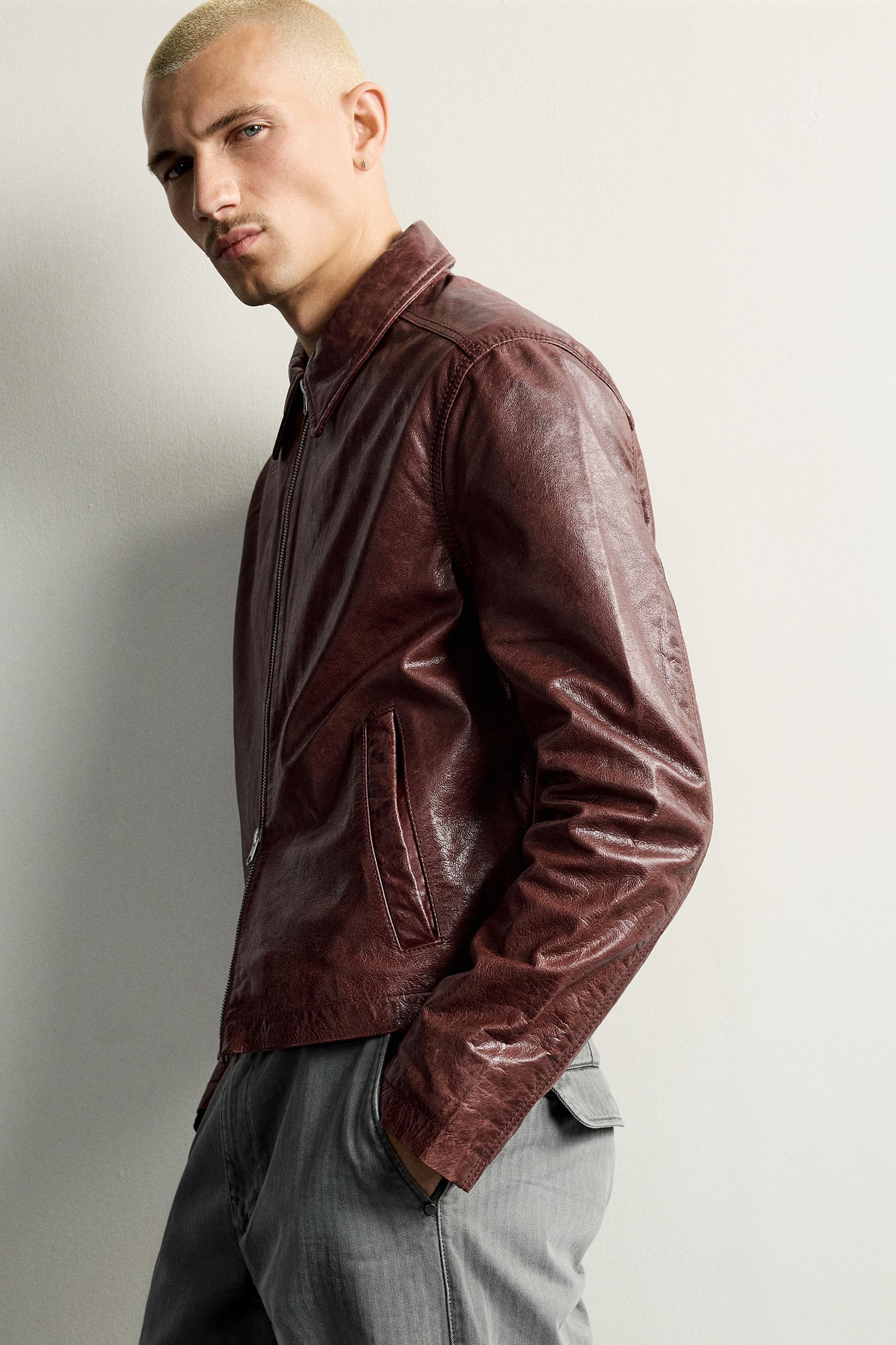 CROPPED-FIT LEATHER JACKET