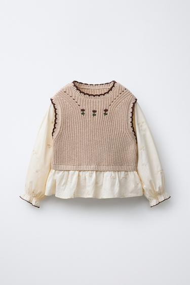 قميص بتطريزات أزهار مع سترة صوفية - بيج فاتح الخاص بـ Zara