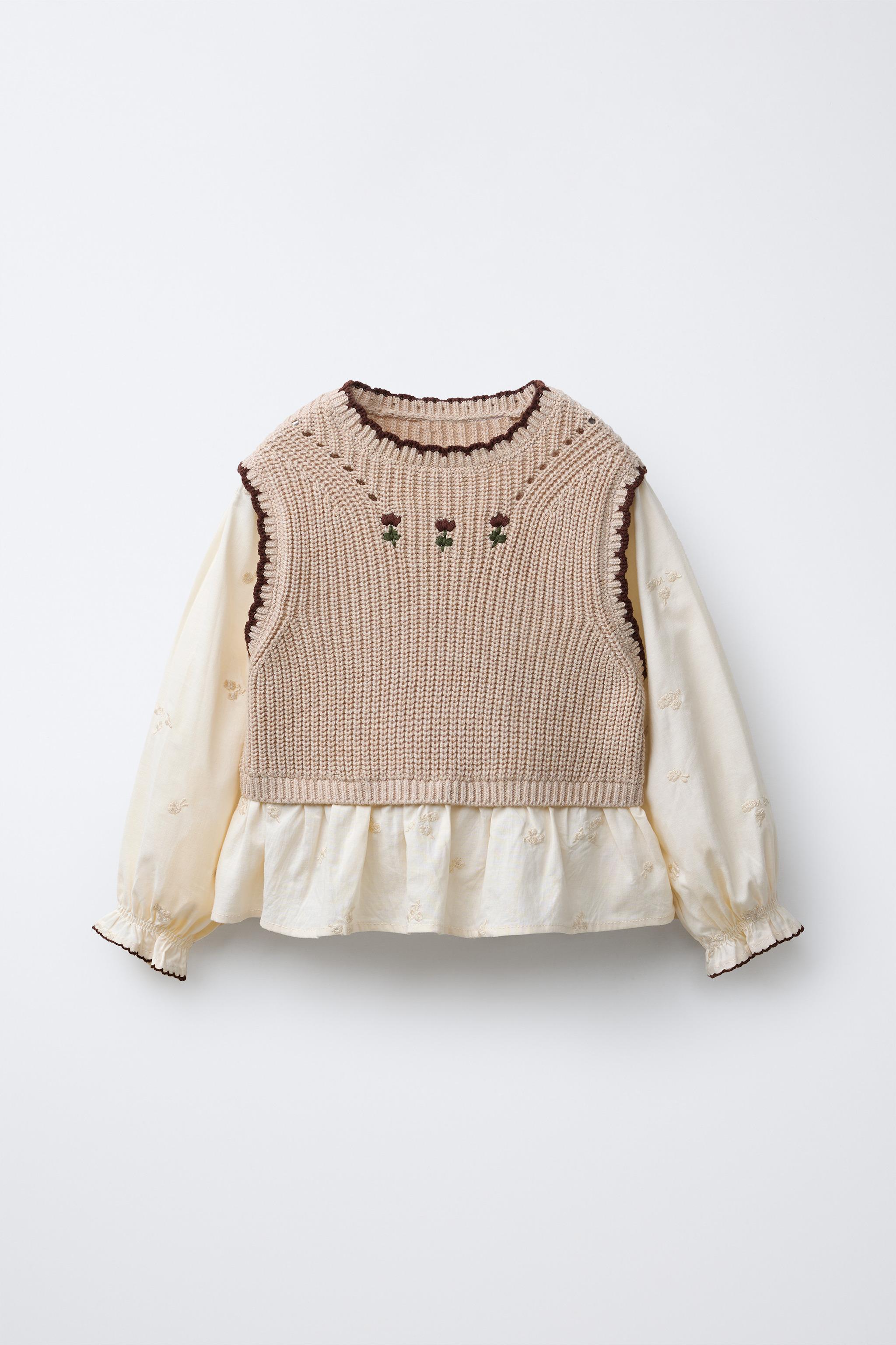 CHEMISE FLEURS BRODÉES AVEC CHALECO EN MAILLE