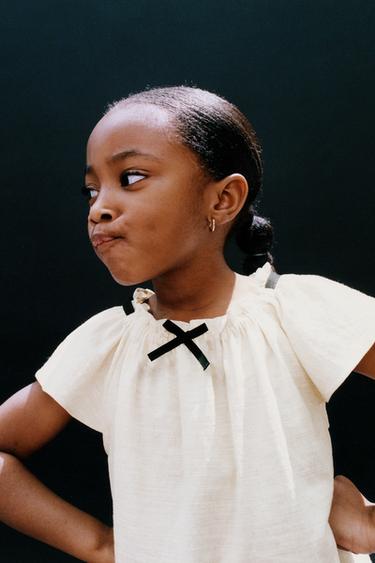 플라워 자수 블라우스 - Zara의 라이트 베이지 - 이미지 0