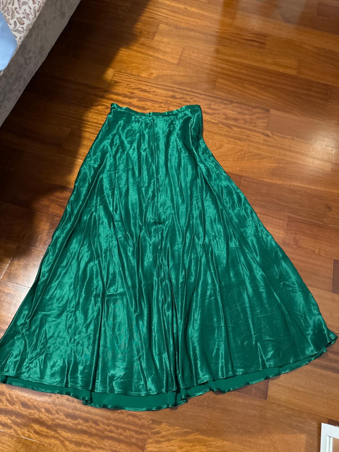 SATIN-FINISH MIDI SKIRT