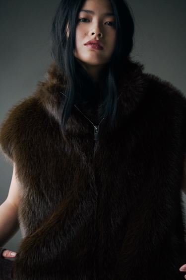 ZW COLLECTION FAUX FUR WAISTCOAT — КОРИЧНЕВЫЙ от Zara