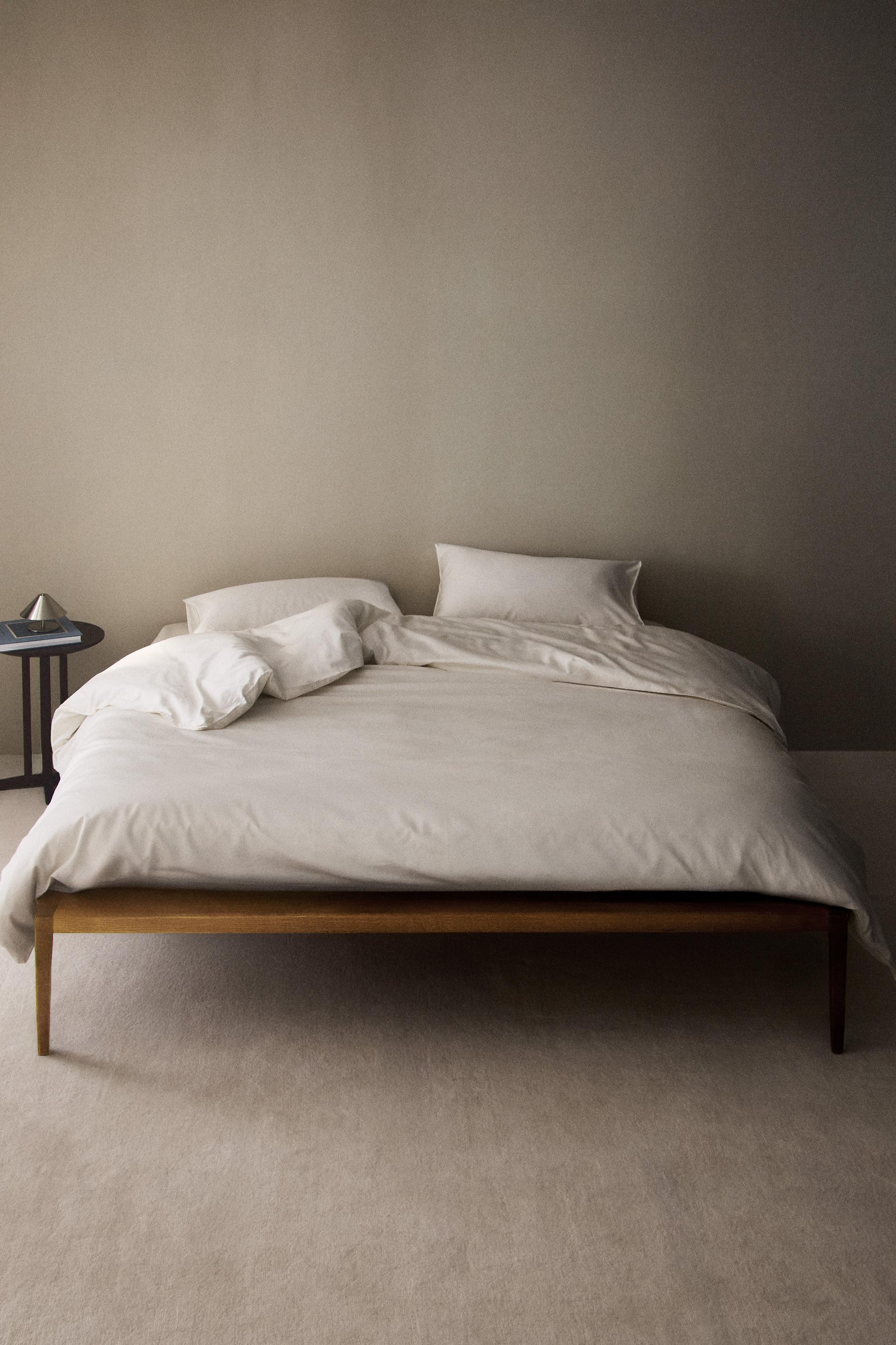 WOODEN BED FRAME — Dark brown