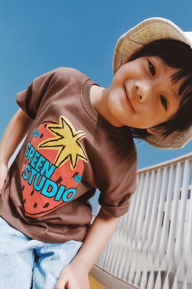 Zara 草莓印花 T 恤 - 巧克力色