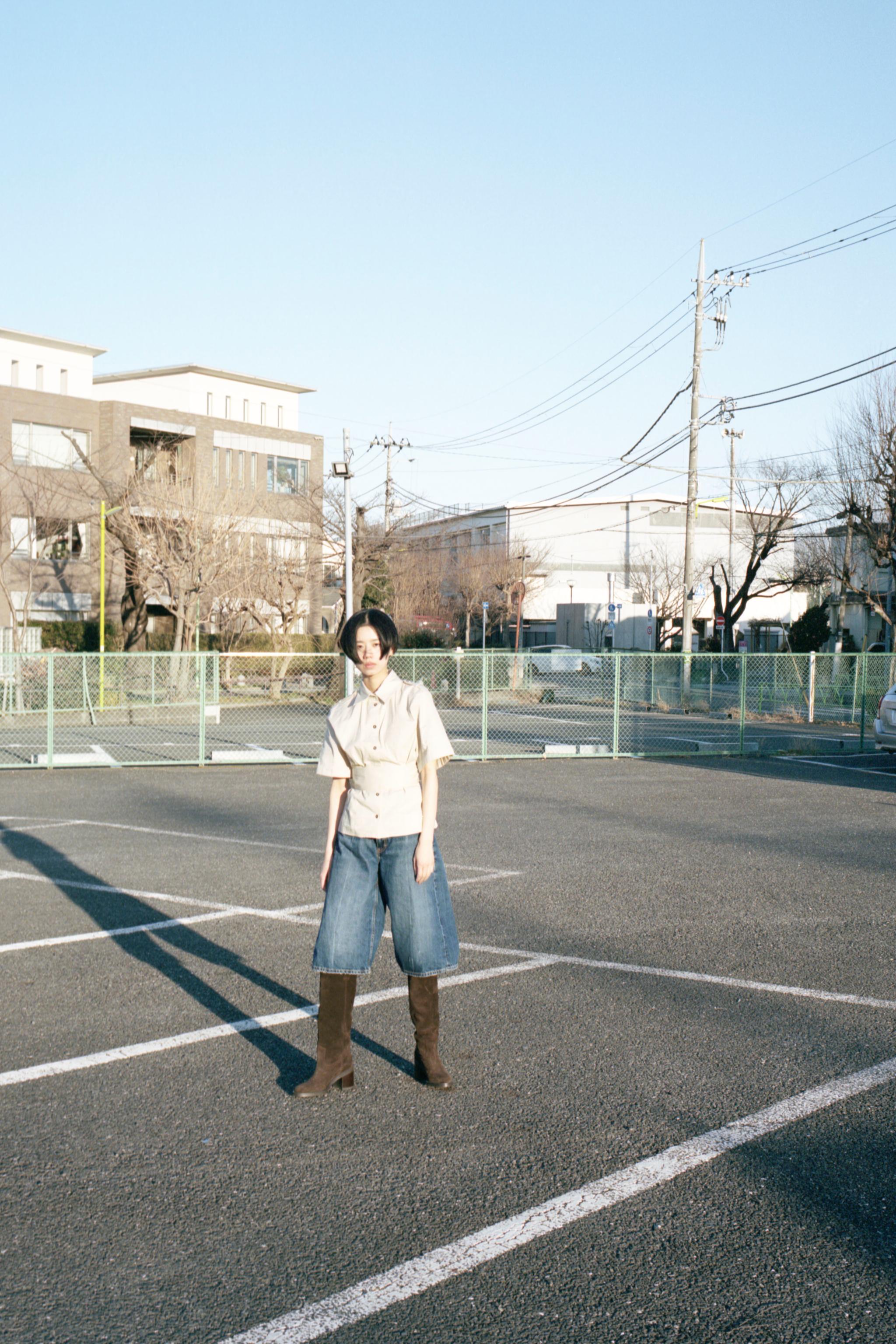 ★ZARA★ダメージ ミッドライズ デニム*バミューダショーツ TRF ダメージ ミッドライズ デニムバミューダジョーツ - ブルー