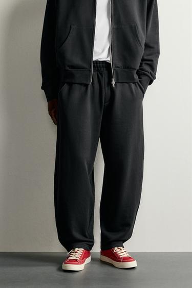 Zara OSNOVNE BALLOON FIT TRENERKA PANTALONE – Crna