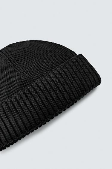 BONNET COURT BASIQUE - Noir de Zara - Image 1