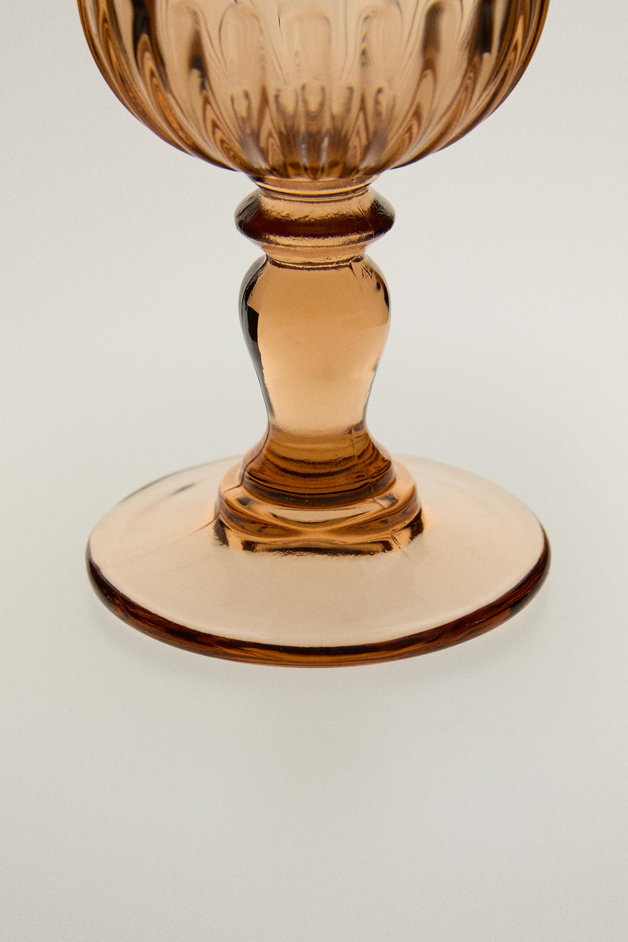VERRE À VIN EN VERRE RELIEF