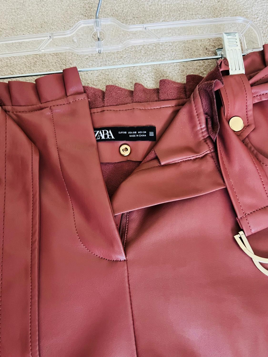 PLEATED FAUX LEATHER MINI SKIRT - Image 2