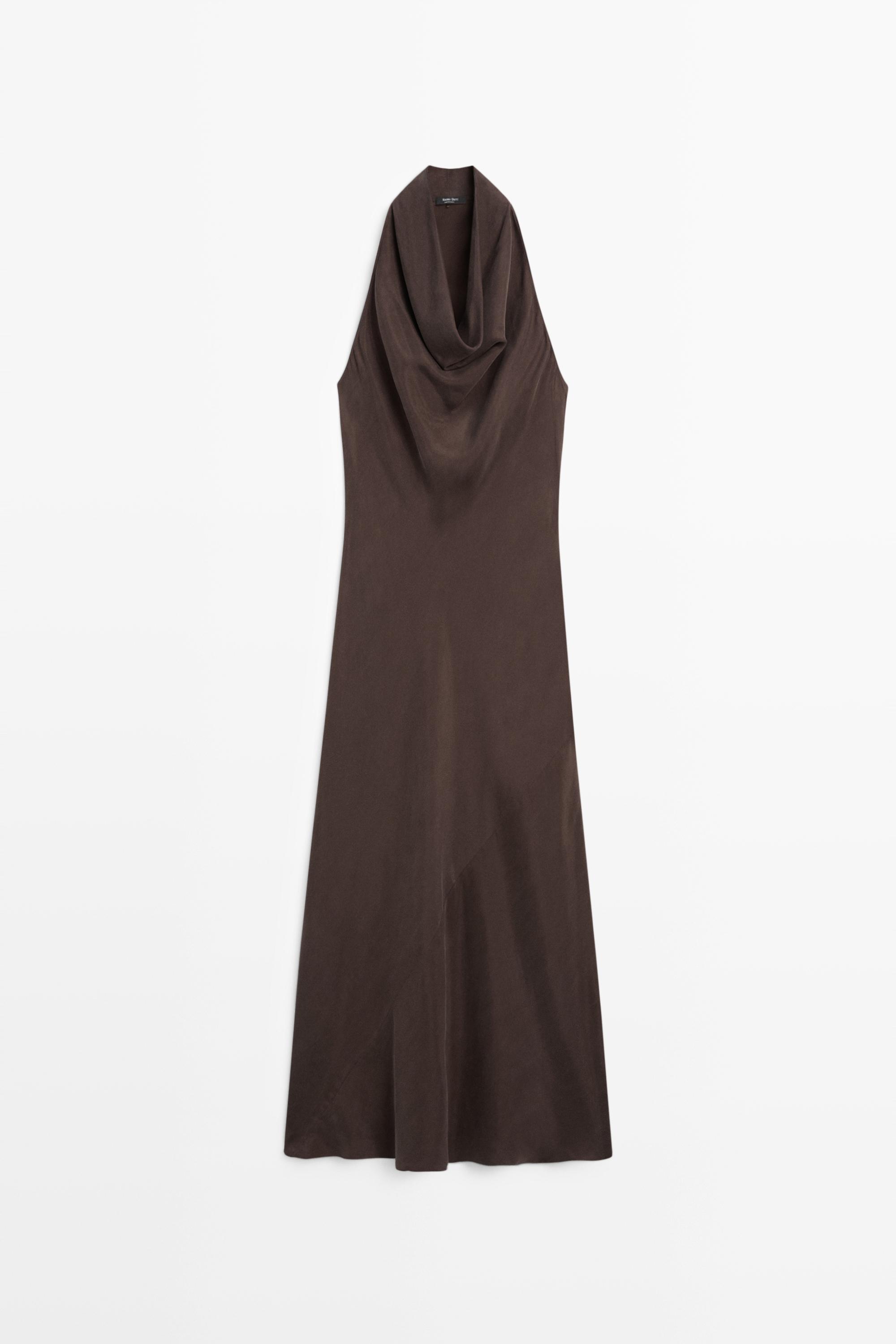 Robe longue à encolure drapée
