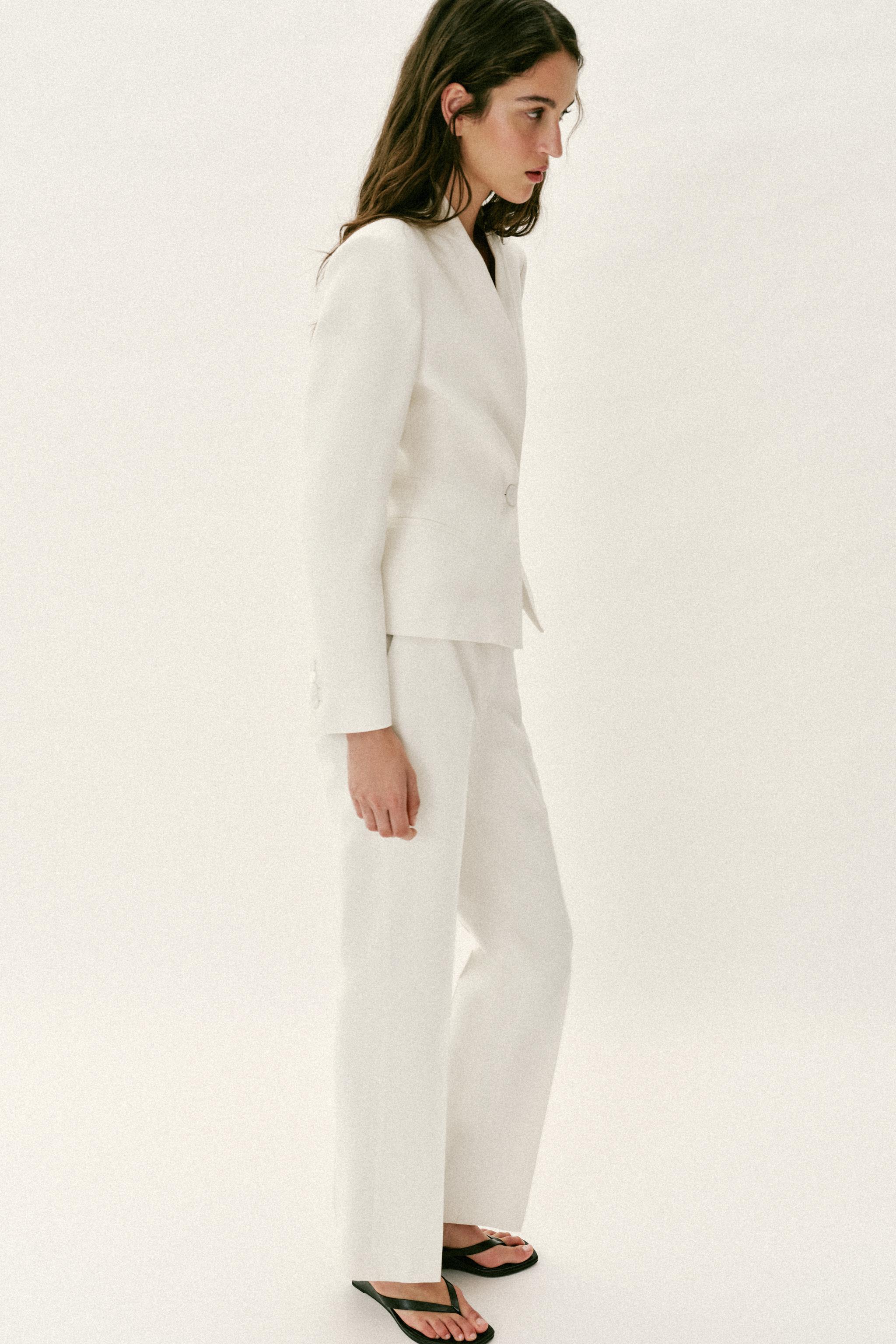 LOW-RISE STRAIGHT LEG PANTS