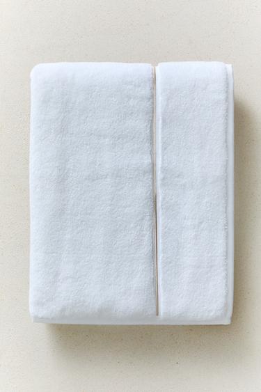 EMBROIDERED TRIM BATH TOWEL - Beige by Zara