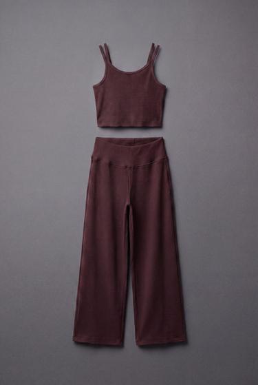 CONJUNTO RIB TOP Y PANTALON STRAIGHT - Marrón de Zara
