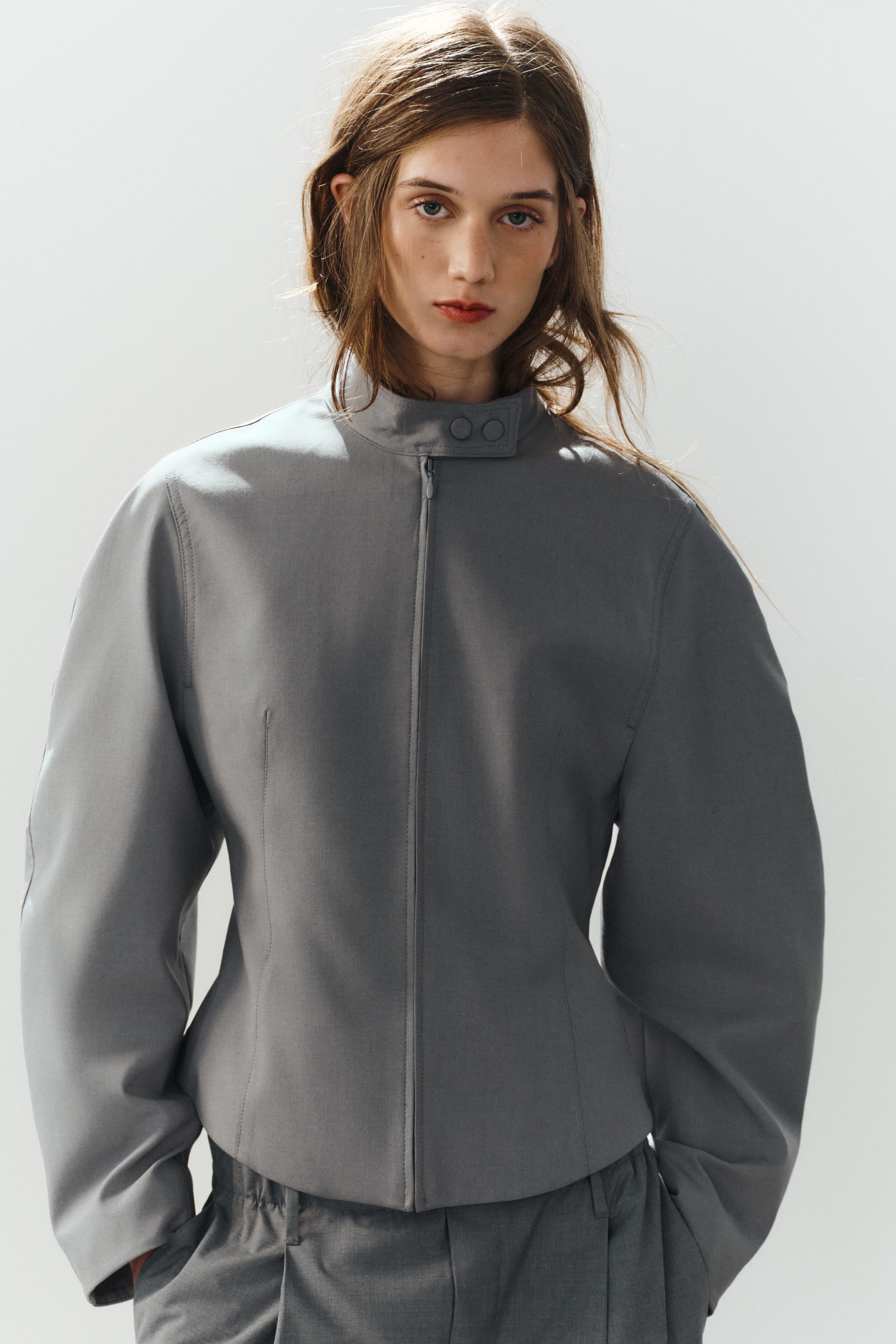 VESTE À MANCHES BOUFFANTES