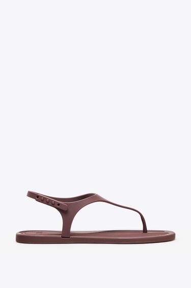 SANDALIA EFECTO ENGOMADO - Rojo Burgundy de Zara