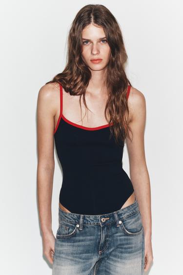 KONTRASTOS SZEGÉLYŰ BODY – vörös/tengerészkék a ZARA-tól